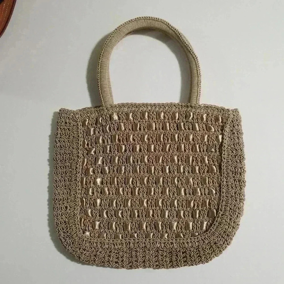 Small crochet and satin handle purse - Picture 4 of 5